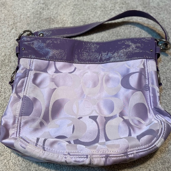 Rare lilac authentic Coach shoulder bag that doubles as a crossbody bag too! - Picture 8 of 10